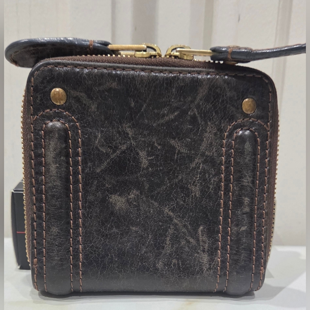 Chloé Brown Leather Wallet With Gold Hardware - Picture 7 of 15